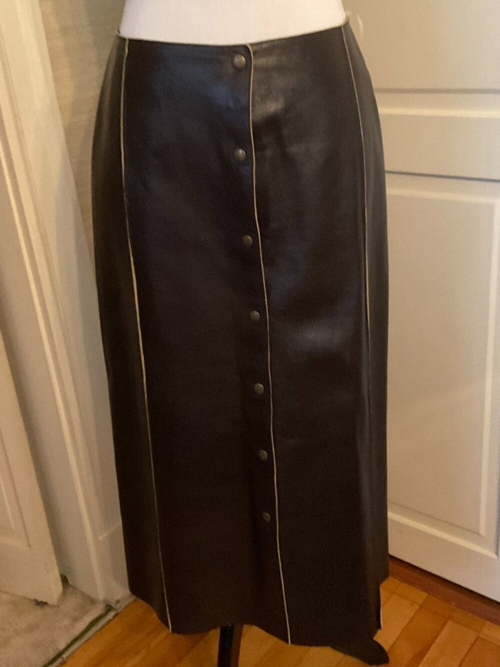 Michael Kors brown vegan leather snap-front skirt Size 6 made in Italy